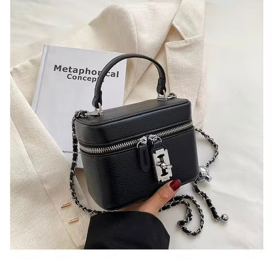 Damentasche Neue koreanische Mode Eine Schulter Umhängetasche Kleine quadratische Tasche Personalisierte Schlossschnalle
Textur Handtasche