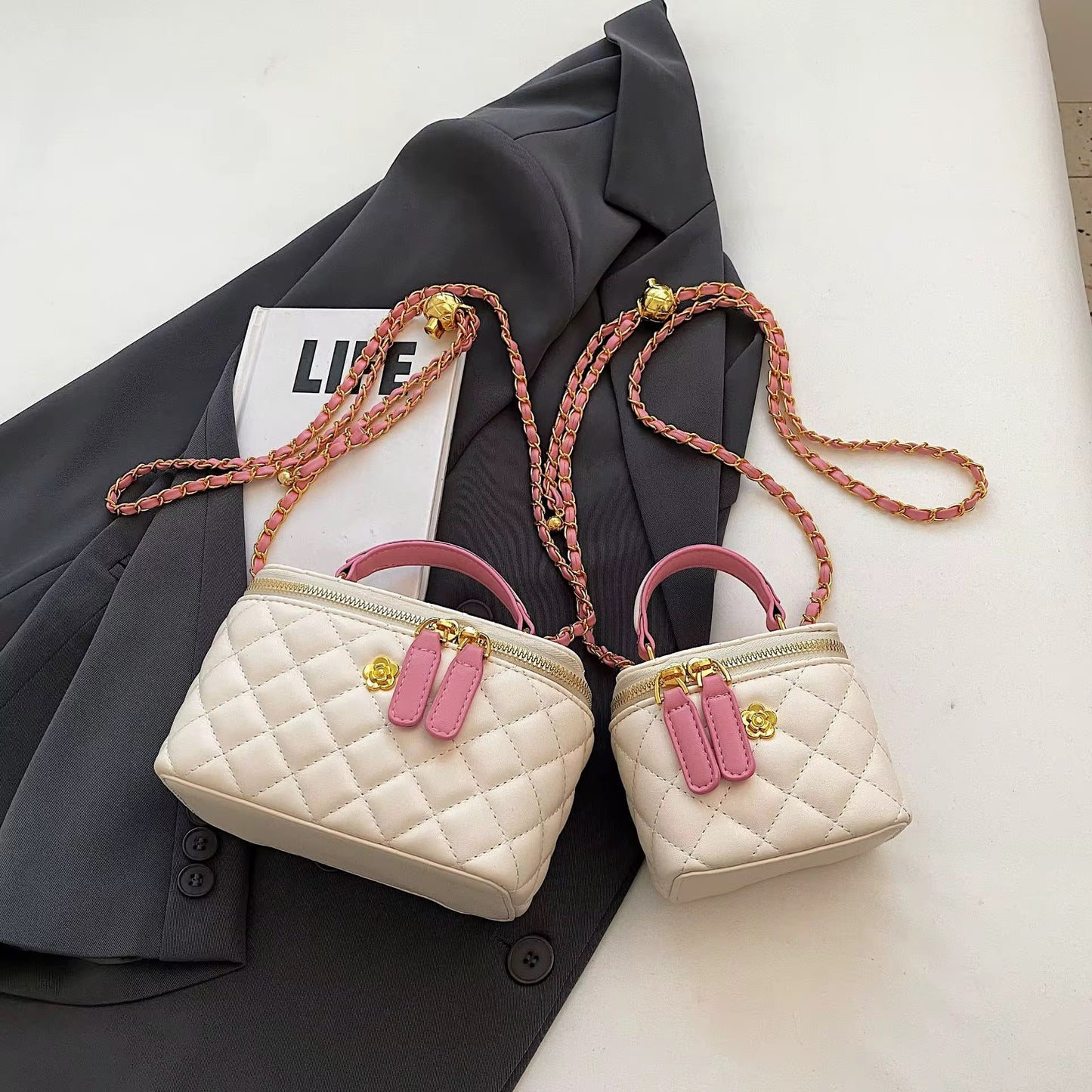 Vielseitige kleine und große Handboxtasche mit Stickerei