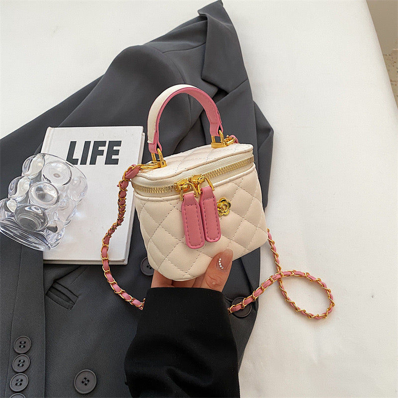 Vielseitige kleine und große Handboxtasche mit Stickerei